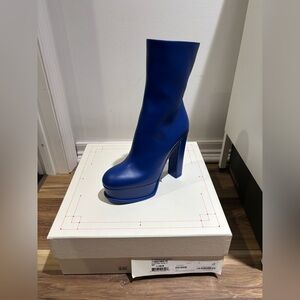 ALEXANDER MCQUEEN
WOMENS PLATFORM
ANKLE BOOTS